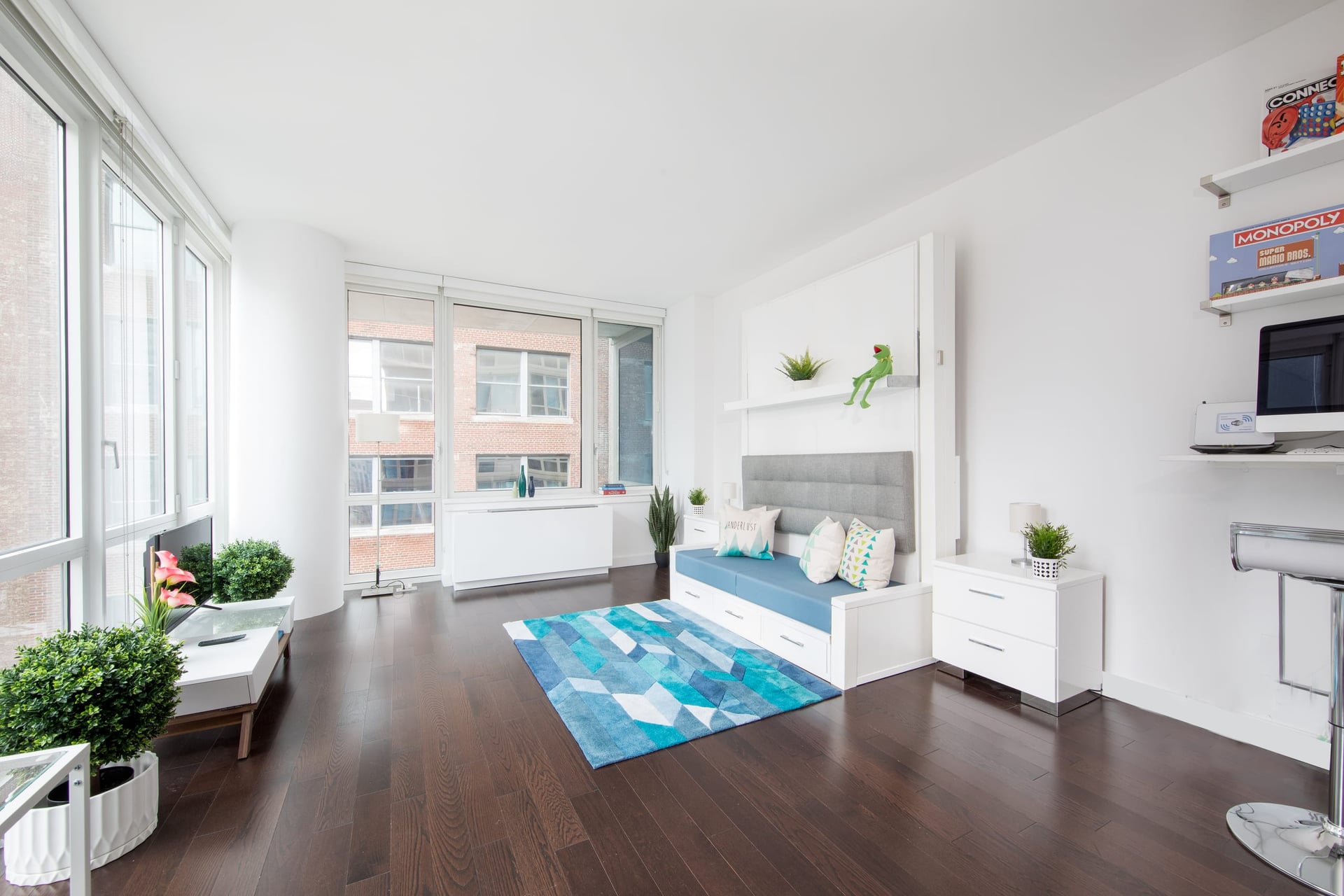 Brooklyn Bridge Studio interior — view 1.